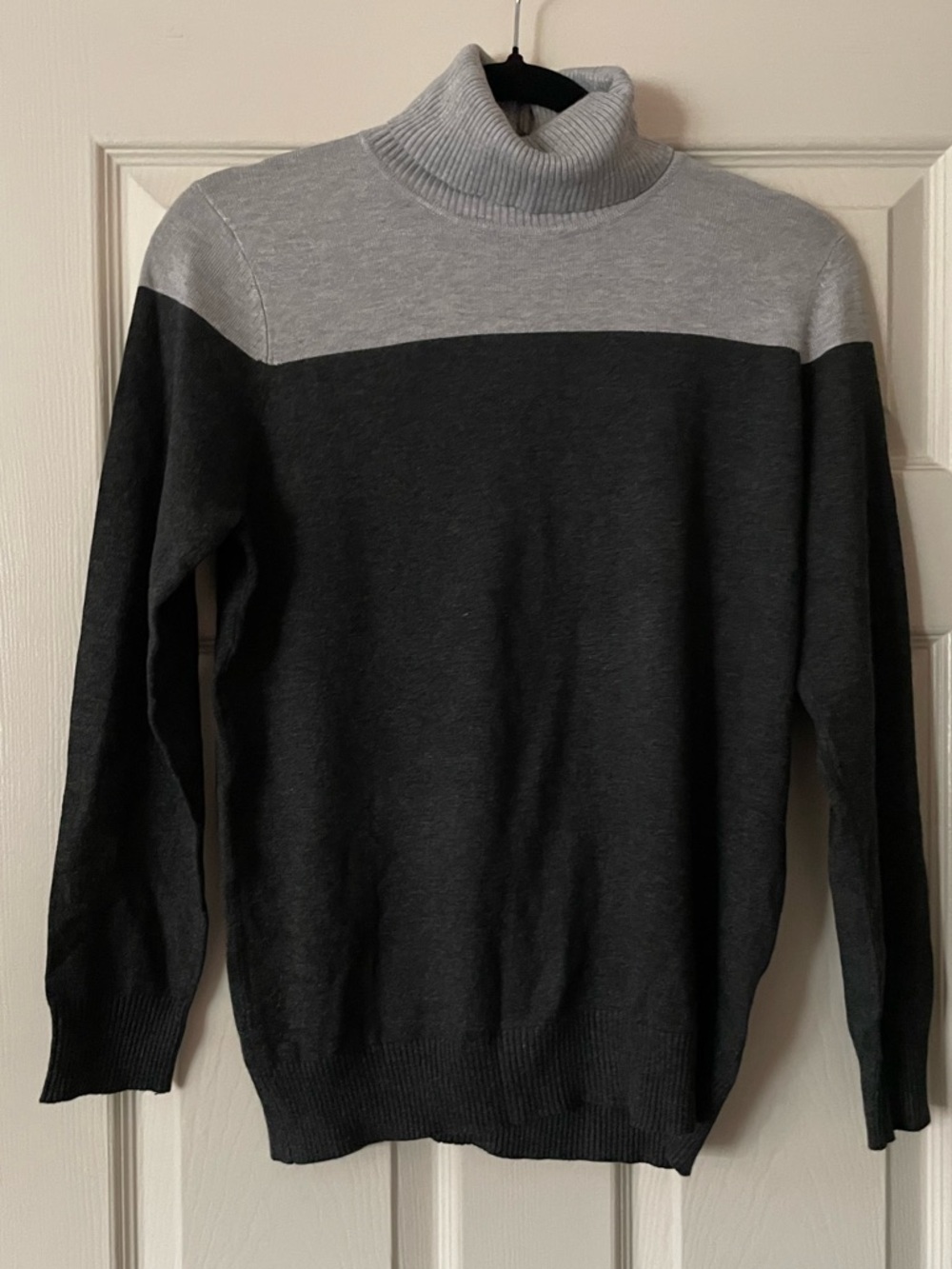 Joseph A. Two Toned Gray Turtleneck Sweater